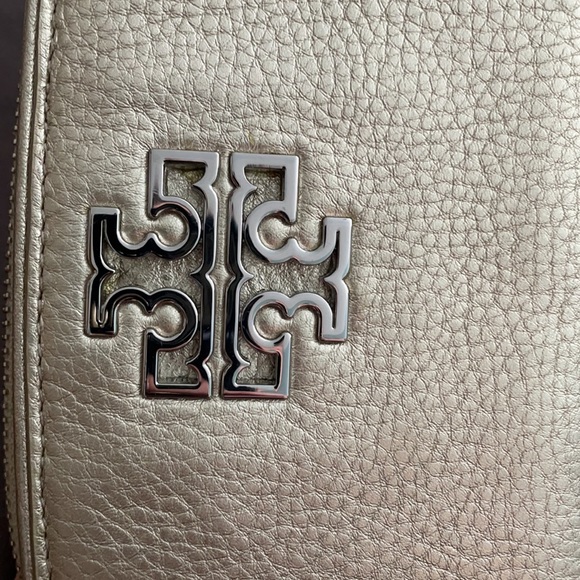 Tory Burch gold leather wallet - Picture 6 of 6